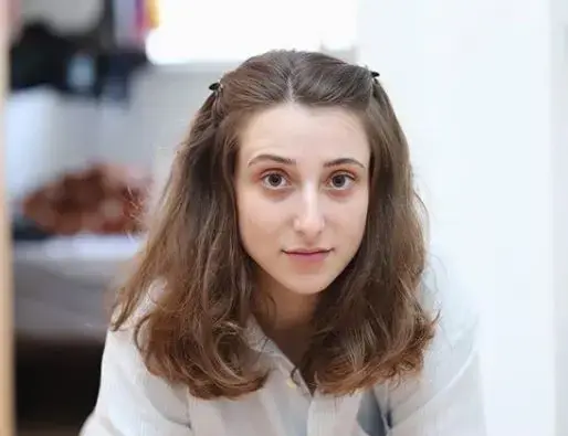 הבת של גדעון סער בתפקיד מסקרן - וואלה! סלבס
