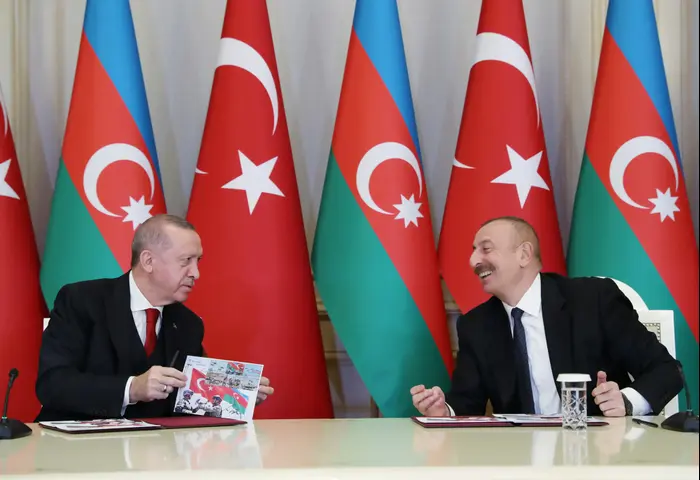 Le président azerbaïdjanais Ilham Aliyev et le président turc Recep Tayyip Erdogan, Bakou, 10 décembre 2020