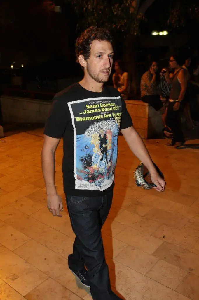 אורי פפר (אביב חופי)