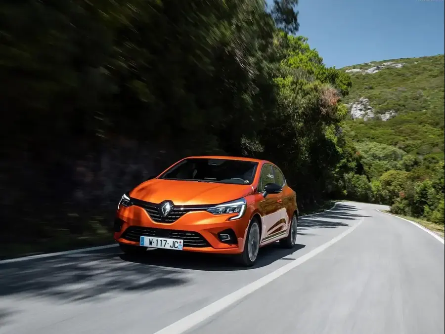 נהיגה ראשונה: רנו קליאו החדשה. יצרן, אתר יצרן