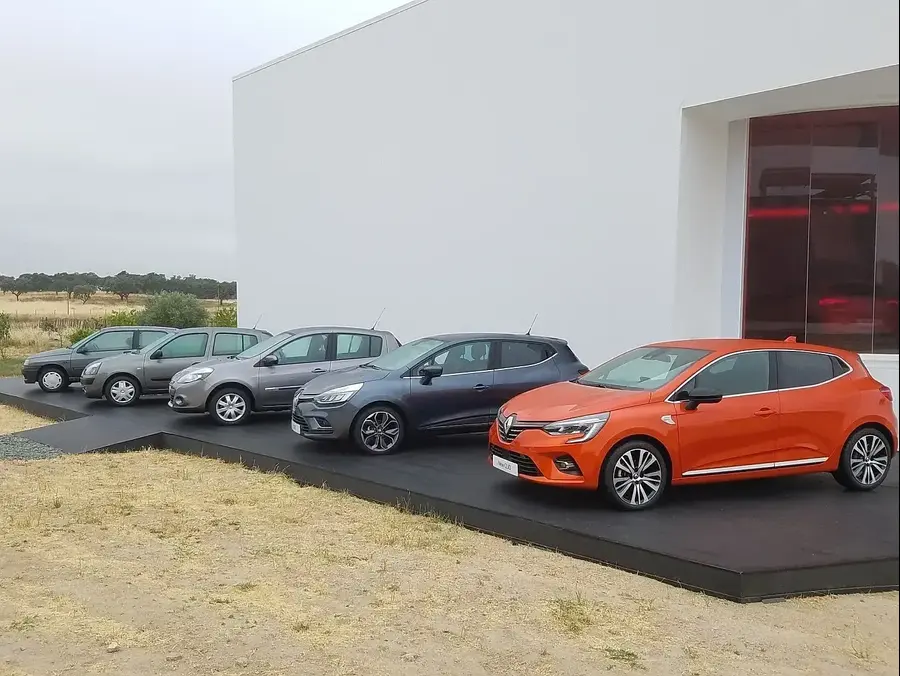 נהיגה ראשונה: רנו קליאו החדשה. יצרן, אתר יצרן