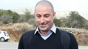 ג'קי בן זקן הגיע לבית הכלא חרמון והחל לרצות את עונש המאסר ...