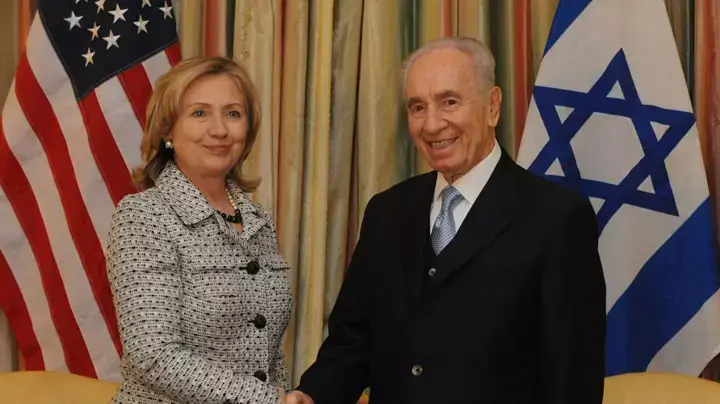 הנשיא שמעון פרס עם שרת החוץ האמריקאית הילרי קלינטון אפריל 2011 הנשיא שמעון פרס עם שרת החוץ האמריקאית הילרי קלינטון אפריל 2011