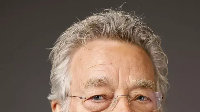 "אתה יכול להקשיב לג'ים מבלי שאנגן בקלידים?" מנזרק "אתה יכול להקשיב לג'ים מבלי שאנגן בקלידים?" מנזרק