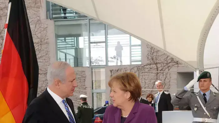 ראש הממשלה בנימין נתניהו נפגש עם קאנצלרית גרמניה אנגלה מרקל, בברלין אפריל 2011 ראש הממשלה בנימין נתניהו נפגש עם קאנצלרית גרמניה אנגלה מרקל, בברלין אפריל 2011