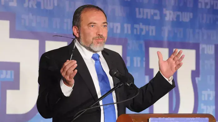 שר החוץ אביגדור ליברמן במהלך הועידה השלישית של מפלגת ישראל ביתנו, אפריל 2011 שר החוץ אביגדור ליברמן במהלך הועידה השלישית של מפלגת ישראל ביתנו, אפריל 2011
