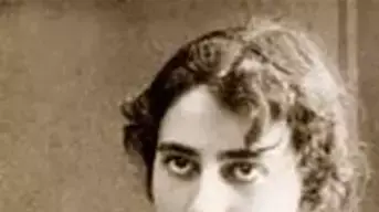 האמנם מאז דבורה הנביאה ועד רחל לא חוברה שירה עברית בידי נשים? רחל המשוררת האמנם מאז דבורה הנביאה ועד רחל לא חוברה שירה עברית בידי נשים? רחל המשוררת