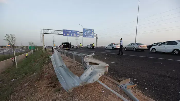 תאונת דרכים קטלנית סמוך למחלף שפירים בכביש 1, 16 באפריל 2011 תאונת דרכים קטלנית סמוך למחלף שפירים בכביש 1, 16 באפריל 2011