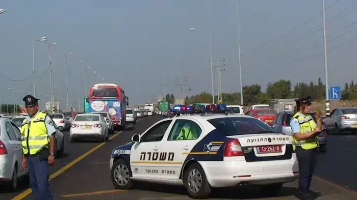 ניידת משטרה ניידת משטרה