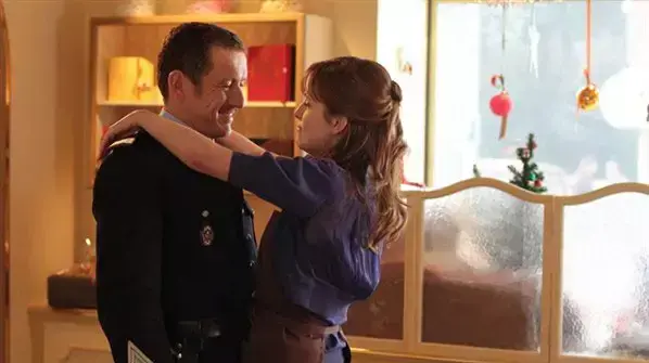 "מבדר" או "סר טעם"?. מתוך "ברוכים הבאים למכס" "מבדר" או "סר טעם"?. מתוך "ברוכים הבאים למכס"