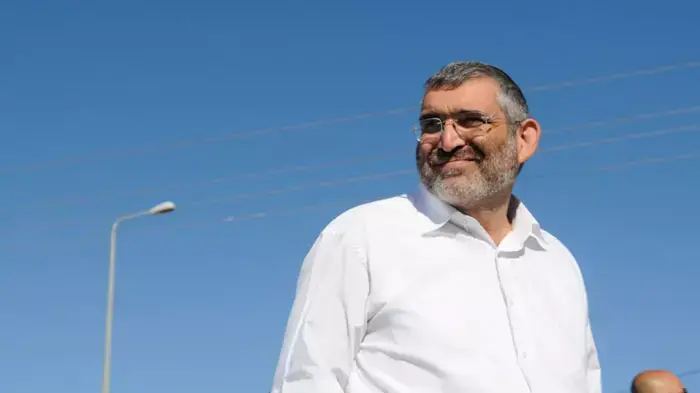 חבר הכנסת מיכאל בן ארי בזירת הפיגוע ירי בשומרון, אפריל 2011 חבר הכנסת מיכאל בן ארי בזירת הפיגוע ירי בשומרון, אפריל 2011