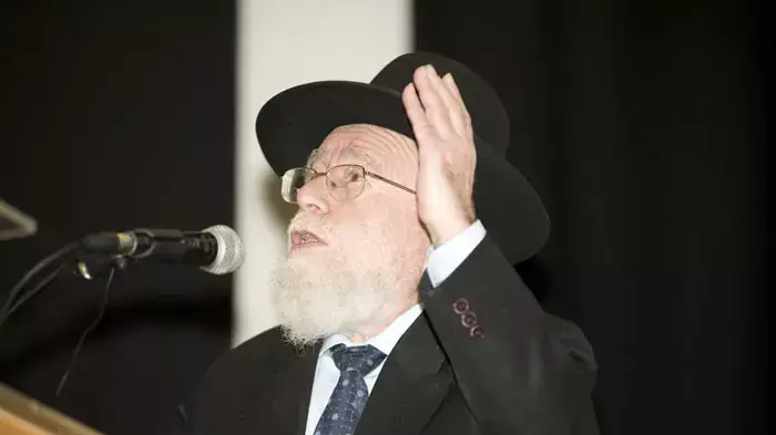 הרב דב ליאור, רבה של קרית ארבע בכנס של ראשי ערים על עתידן היהודי של הערים המעורבות, אפריל 2011 הרב דב ליאור, רבה של קרית ארבע בכנס של ראשי ערים על עתידן היהודי של הערים המעורבות, אפריל 2011