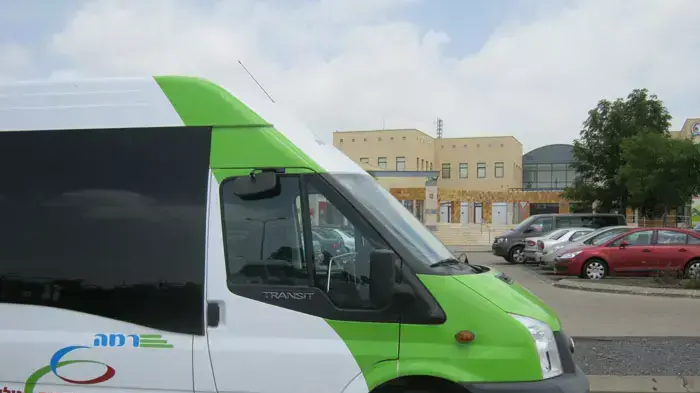 התאמת קו תחבורה פרטי במקום אגד ברמת הגולן, אפריל 2011 התאמת קו תחבורה פרטי במקום אגד ברמת הגולן, אפריל 2011