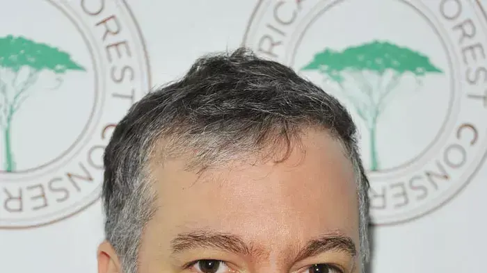 יהודי, ציוני, וחובב עירום. טוניק יהודי, ציוני, וחובב עירום. טוניק