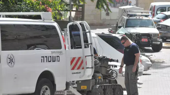 מטען חבלה ברוחב מרחוב משמרות בירושלים, מאי 2011 מטען חבלה ברוחב מרחוב משמרות בירושלים, מאי 2011