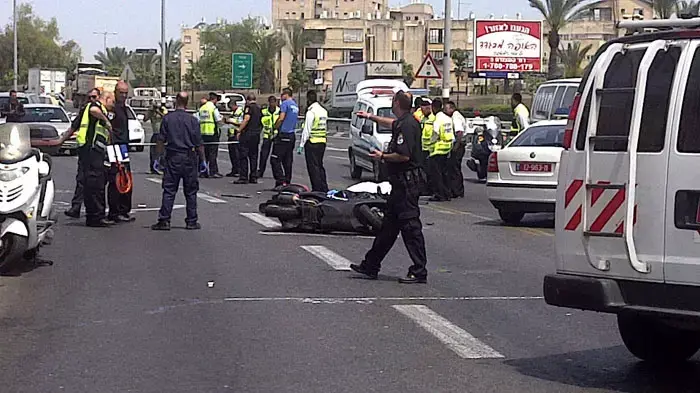 תאונת דרכים קטלנית שבה רוב קטנוע נהרג בחולון, מאי 2011 תאונת דרכים קטלנית שבה רוב קטנוע נהרג בחולון, מאי 2011