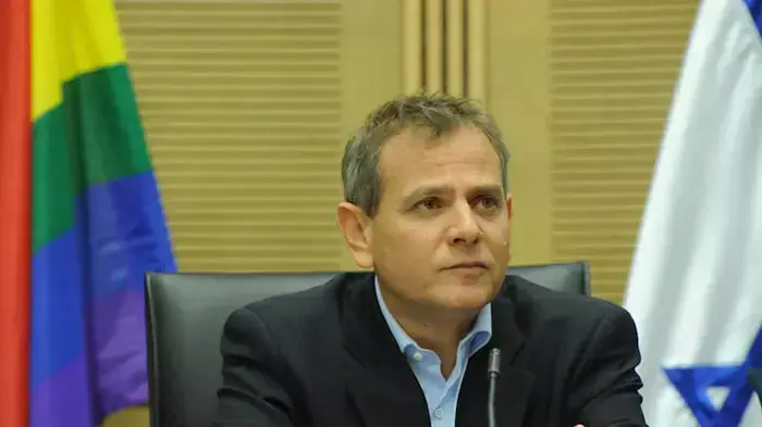 מפגש בכנסת של ראשי הקהילה הגאה לכבוד חודש הגאווה בהשתתפות רובי ריבלין וניצן הורוביץ, מאי 2011 מפגש בכנסת של ראשי הקהילה הגאה לכבוד חודש הגאווה בהשתתפות רובי ריבלין וניצן הורוביץ, מאי 2011