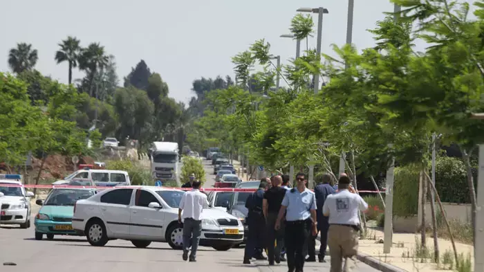 נערה בת 16 מפרדס חנה נפצעה קשה בתאונת פגע וברח, יוני 2011 נערה בת 16 מפרדס חנה נפצעה קשה בתאונת פגע וברח, יוני 2011