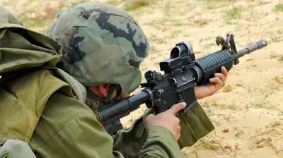 חייל בשטח