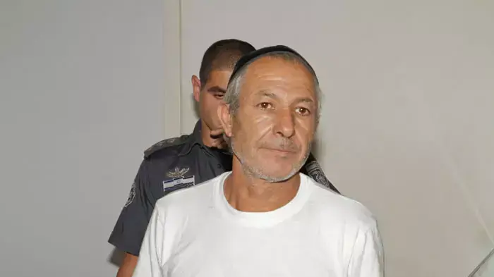 אבי לחיאני החשוד ברצח בנשר של אמיל בניטה בהארכת מעצרו, יוני 2011 אבי לחיאני החשוד ברצח בנשר של אמיל בניטה בהארכת מעצרו, יוני 2011
