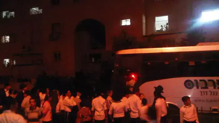 פעוט בן שנתיים וחצי נפגע מאוטובוס במודיעין עלית, יוני 2011 פעוט בן שנתיים וחצי נפגע מאוטובוס במודיעין עלית, יוני 2011