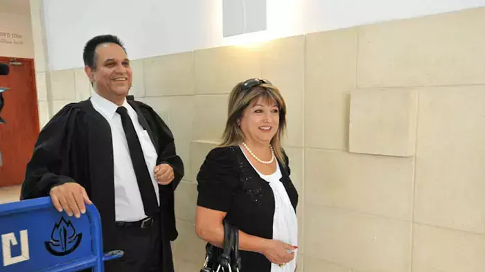 מזכירתו של ראש הממשלה לשעבר אהוד אולמרט , שולה זקן במשפט, יולי 2011 מזכירתו של ראש הממשלה לשעבר אהוד אולמרט , שולה זקן במשפט, יולי 2011