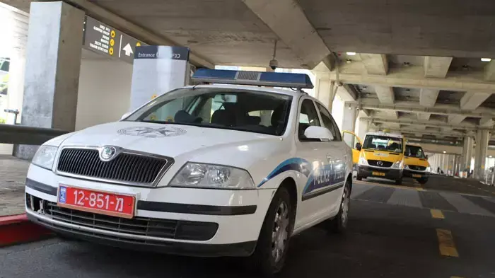 הערכות משטרתית בנמל תעופה בן גוריון לקראת מטס הפעילים הפרו פלסטינים, יולי 2011 הערכות משטרתית בנמל תעופה בן גוריון לקראת מטס הפעילים הפרו פלסטינים, יולי 2011