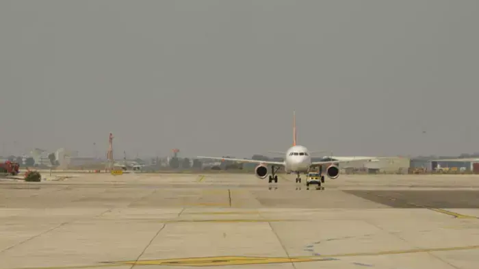 מטוס ועליו פעילים פרו פלסטינים שהגיעו במסגרת המטס משוויץ, יולי 2011 מטוס ועליו פעילים פרו פלסטינים שהגיעו במסגרת המטס משוויץ, יולי 2011