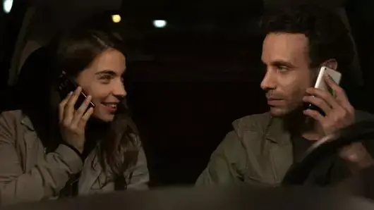 ירון ברובינסקי וקרן ברגר מתוך "2 בלילה" של רועי ורנר ירון ברובינסקי וקרן ברגר מתוך "2 בלילה" של רועי ורנר
