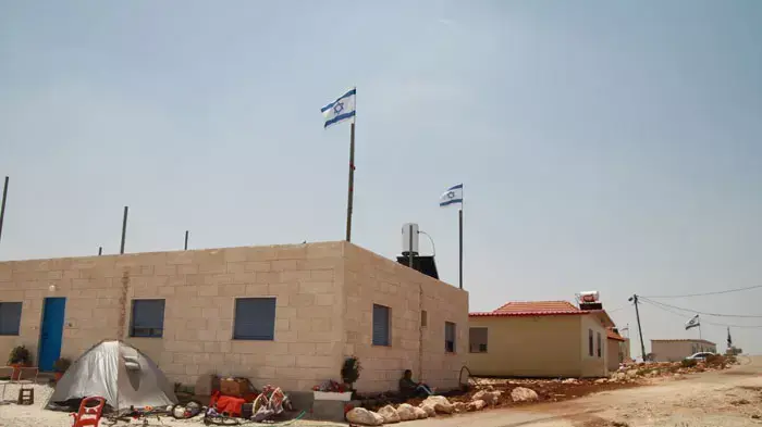 משרד הביטחון מבקש דחייה מלפנות את הבתים במגרון, יולי 2011