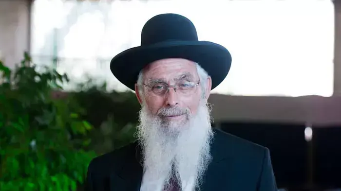 רב שיח עם הרב הראשי של רמת גן הרב יעקב אריאל, יולי 2011 רב שיח עם הרב הראשי של רמת גן הרב יעקב אריאל, יולי 2011