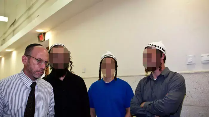 שלושת בניו של המואשם בכת ובהתעללות בנשיו וילדיו, יולי 2011 שלושת בניו של המואשם בכת ובהתעללות בנשיו וילדיו, יולי 2011