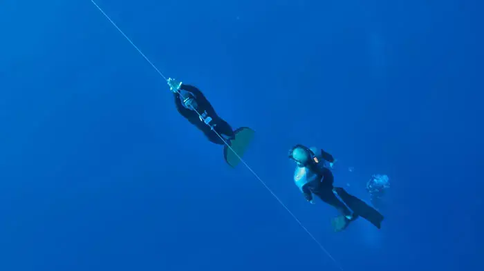 הצוללן אלון ריבקינד צולל לעומק 100.6 מטרים מתחת למים , אוגוסט 2011 הצוללן אלון ריבקינד צולל לעומק 100.6 מטרים מתחת למים , אוגוסט 2011