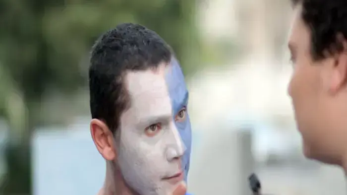 אבי גרייניק מתוך "תיקו אפס" של אורי בן עזרא ויועד פנינגשטיין אבי גרייניק מתוך "תיקו אפס" של אורי בן עזרא ויועד פנינגשטיין