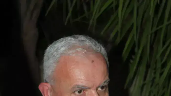 שר החוץ הפלסיטיני ריאד אל מליכי בסעודת אפטר סיום צום הרמאדן בכפר ערערה, אוגוסט 2011 שר החוץ הפלסיטיני ריאד אל מליכי בסעודת אפטר סיום צום הרמאדן בכפר ערערה, אוגוסט 2011