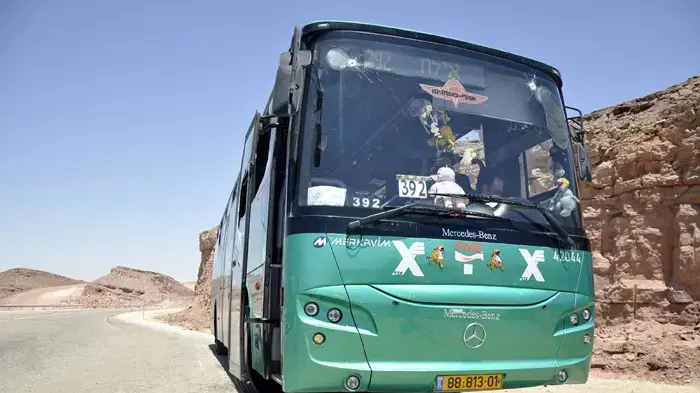 אוטובוס באזור אילת נפגע מירי של מחבלים בפיגוע משולב בדרום, אוגוסט 2011 אוטובוס באזור אילת נפגע מירי של מחבלים בפיגוע משולב בדרום, אוגוסט 2011