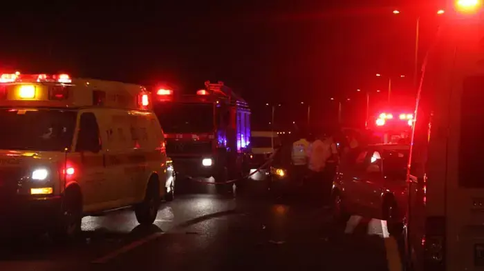 בן 62 שיצא מרכבו בכביש מספר 4 נפגע מרכב חולף ונהרג במקום בן 62 שיצא מרכבו בכביש מספר 4 נפגע מרכב חולף ונהרג במקום