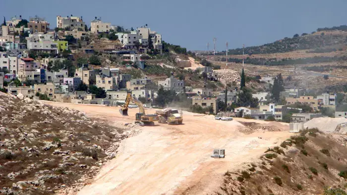 עבודות הפיתוח בכביש עופרים-בית אריה עבודות הפיתוח בכביש עופרים-בית אריה