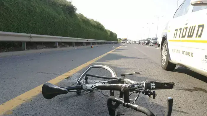 תאונת דרכים בצומת מורשה, רוכב אופניים פצוע אנוש, אוגוסט 2011 תאונת דרכים בצומת מורשה, רוכב אופניים פצוע אנוש, אוגוסט 2011