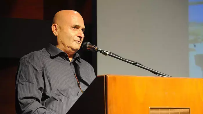 זאב רז, טייס בחיל האוויר, השתתף במבצע אופרה פיצוץ הכור הגרעיני בעירק זאב רז, טייס בחיל האוויר, השתתף במבצע אופרה פיצוץ הכור הגרעיני בעירק