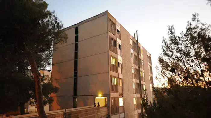 35 משפחות פלשו לבניין נטוש של מעונות סטודנטים בירושלים, אוגוסט 2011 35 משפחות פלשו לבניין נטוש של מעונות סטודנטים בירושלים, אוגוסט 2011