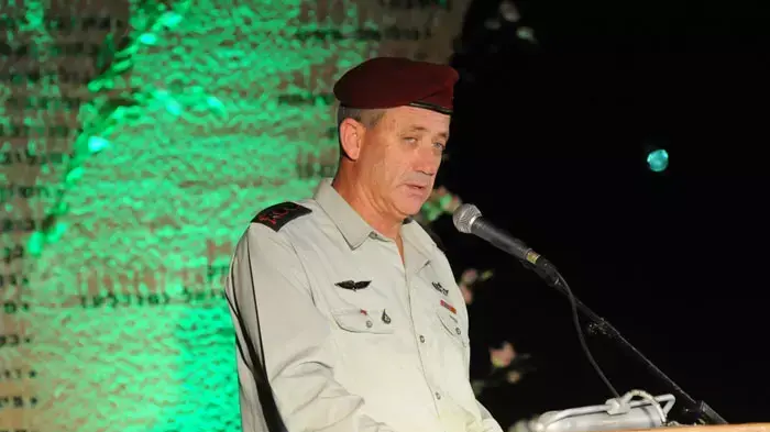 הרמטכ"ל בני גנץ בטקס בטקס התייחדות עם חייל התותחנים, ספטמבר 2011 הרמטכ"ל בני גנץ בטקס בטקס התייחדות עם חייל התותחנים, ספטמבר 2011