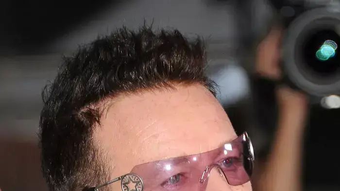 בונו מלהקת U2 בפתיחת פסטיבל טורונטו בונו מלהקת U2 בפתיחת פסטיבל טורונטו