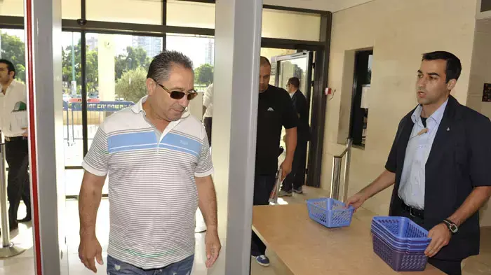 מאיר אברג'יל בבית המשפט המחוזי בפתח תקווה, ספטמבר 2011 מאיר אברג'יל בבית המשפט המחוזי בפתח תקווה, ספטמבר 2011
