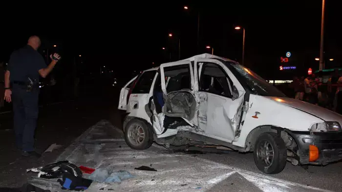 תאונה בעכו: אישה נהרגה וילדיה ובעלה נפצעו תאונה בעכו: אישה נהרגה וילדיה ובעלה נפצעו