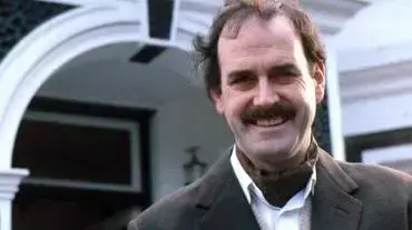 קומדיה בריטית המלון של פולטי גון קליז  Fawlty Towers  (מהאתר של BBC)