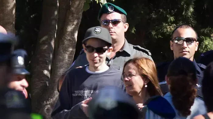 גלעד שליט ביומו הראשון במצפה הילה, אוקטובר 2011 גלעד שליט ביומו הראשון במצפה הילה, אוקטובר 2011
