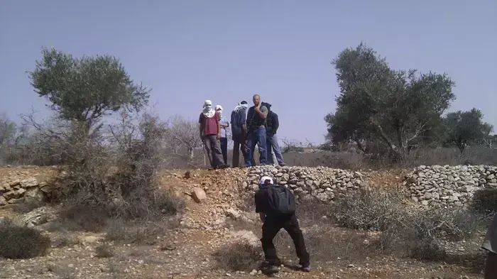 מתנחלים תקפו מוסקים ישראלים ופלסטינים בכפר ג'אלוד שבנפת שכם. אוקטובר 2011 מתנחלים תקפו מוסקים ישראלים ופלסטינים בכפר ג'אלוד שבנפת שכם. אוקטובר 2011