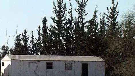 קרוואן מחוץ לכלא מעשיהו קרוואן מחוץ לכלא מעשיהו