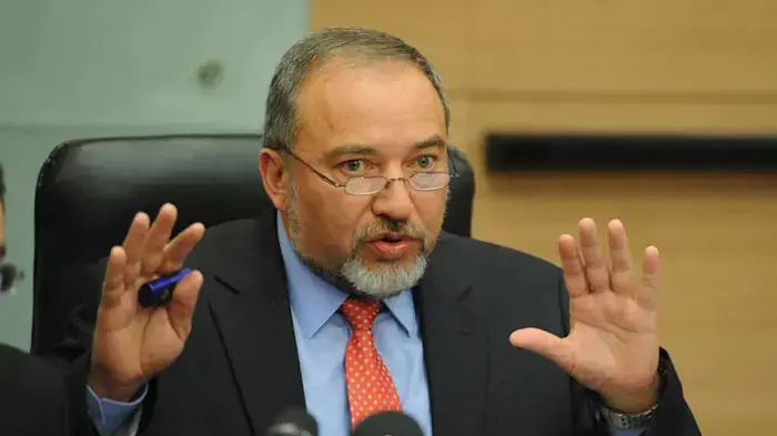 אביגדור ליברמן בישיבת סיעת ישראל ביתנו, אוקטובר 2011 אביגדור ליברמן בישיבת סיעת ישראל ביתנו, אוקטובר 2011